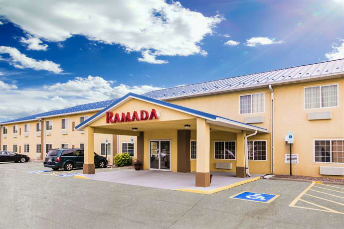 Ramada by Wyndham Sioux Falls Hotel